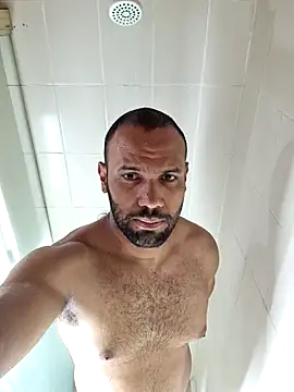 Snapshot of anthonylatynxd chatting on 01/28/25, 10:01 anthonylatynxd online show from 01/28/25, 10:01