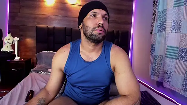 Snapshot of anthonylatynxd chatting on 02/01/25, 08:39 anthonylatynxd online show from 02/01/25, 08:39