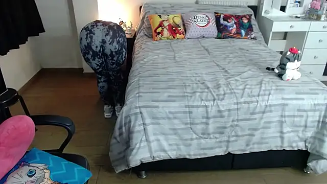 kittykat18x online show from 10/26/25, 01:44