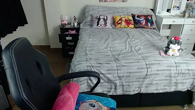 kittykat18x online show from 10/29/25, 02:58