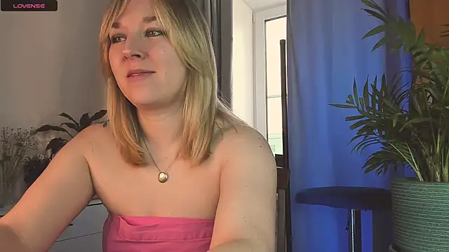 5 in one online show from 04/14/26, 03:34