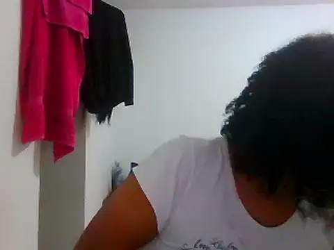 Snapshot of Aishamara chatting on 03/03/25, 02:04 Aishamara online show from 03/03/25, 02:04