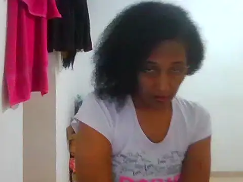 Snapshot of Aishamara chatting on 03/15/25, 06:43 Aishamara online show from 03/15/25, 06:43