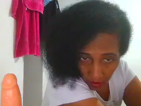 Snapshot of Aishamara chatting on 03/17/25, 12:19 Aishamara online show from 03/17/25, 12:19