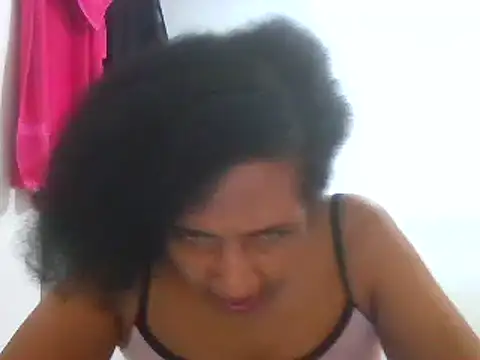 Snapshot of Aishamara chatting on 03/18/25, 12:27 Aishamara online show from 03/18/25, 12:27