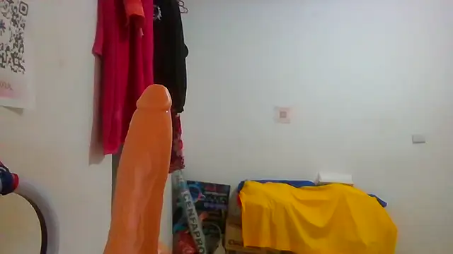 Snapshot of Aishamara chatting on 10/14/25, 03:07 Aishamara online show from 10/14/25, 03:07