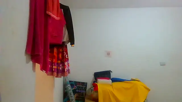 Snapshot of Aishamara chatting on 10/16/25, 04:08 Aishamara online show from 10/16/25, 04:08