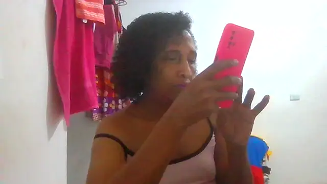 Snapshot of Aishamara chatting on 10/20/25, 04:57 Aishamara online show from 10/20/25, 04:57