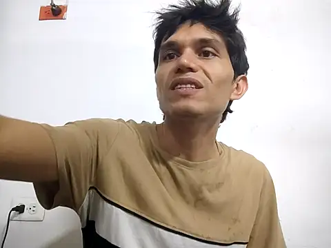 Snapshot of PrivCamZone chatting on 10/26/25, 01:44 PrivCamZone online show from 10/26/25, 01:44