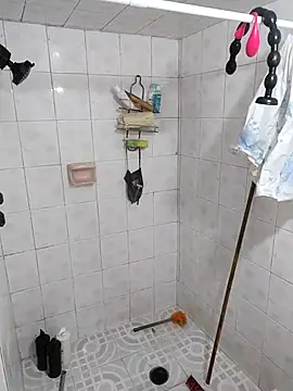 LaInsaciableIntensa online show from 09/22/25, 11:51