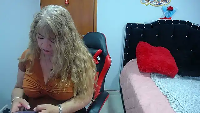 Ursulawhite69 online show from 01/10/26, 05:15