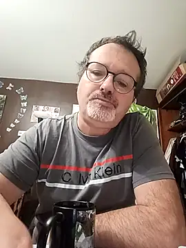 Snapshot of mike9473 chatting on 10/16/25, 05:19 mike9473 online show from 10/16/25, 05:19