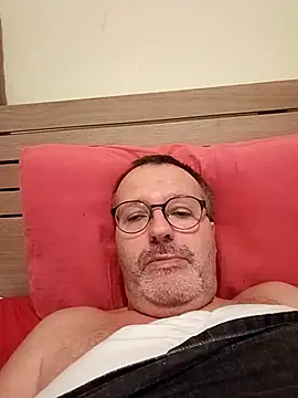 Snapshot of mike9473 chatting on 10/27/25, 09:19 mike9473 online show from 10/27/25, 09:19