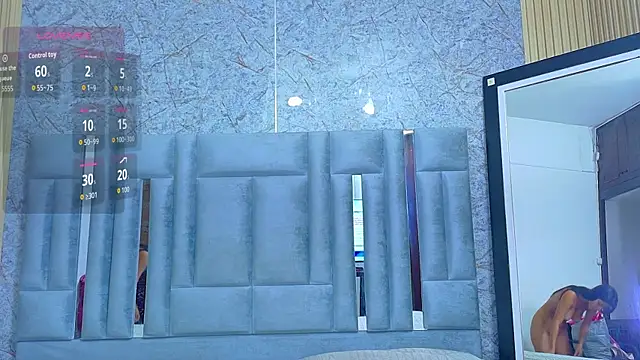 veronicaroose  online show from 07/10/26, 12:19