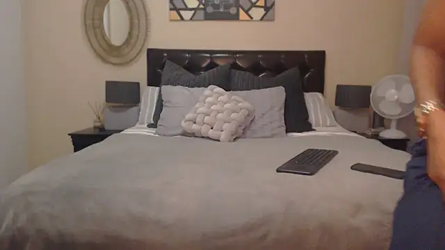 Creamyass22 online show from 01/16/25, 04:07