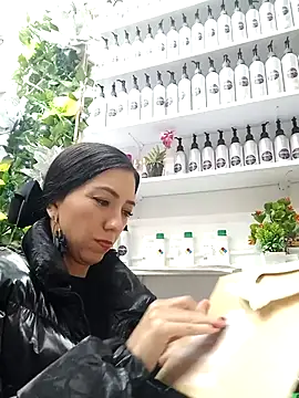 LunaZambrano online show from 03/06/25, 11:31