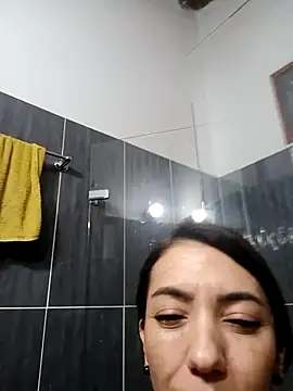 LunaZambrano online show from 04/10/26, 03:45