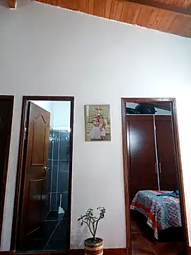 Snapshot of LunaZambrano chatting on 05/01/26, 03:05 LunaZambrano online show from 05/01/26, 03:05