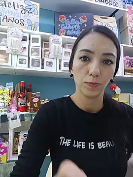 Snapshot of LunaZambrano chatting on 06/10/26, 03:11 LunaZambrano online show from 06/10/26, 03:11