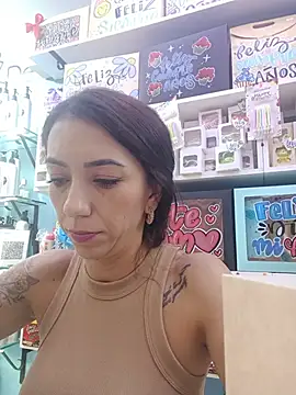 Snapshot of LunaZambrano chatting on 06/27/26, 07:08 LunaZambrano online show from 06/27/26, 07:08