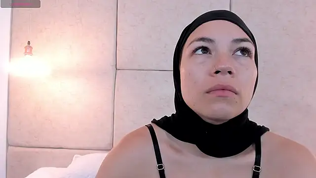 aisha vs online show from 12/22/25, 12:35