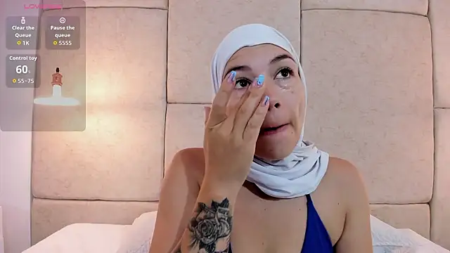 Snapshot of aisha_vs chatting on 02/02/26, 12:04 aisha vs online show from 02/02/26, 12:04