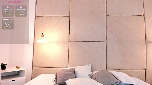 Snapshot of aisha_vs chatting on 02/24/26, 12:25 aisha vs online show from 02/24/26, 12:25