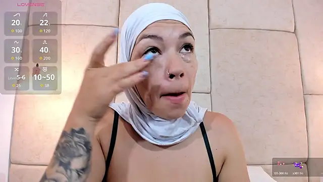 Snapshot of aisha_vs chatting on 02/27/26, 12:05 aisha vs online show from 02/27/26, 12:05