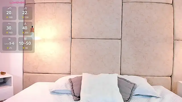 Snapshot of aisha_vs chatting on 03/04/26, 12:11 aisha vs online show from 03/04/26, 12:11