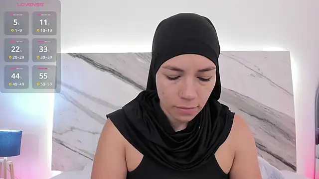 aisha vs online show from 03/30/26, 01:12