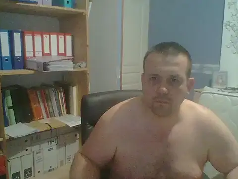 Snapshot of manubm03 chatting on 02/18/26, 03:02 manubm03 online show from 02/18/26, 03:02