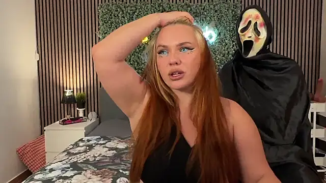 AnjaAmelia online show from 10/31/25, 07:59