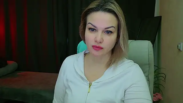 Snapshot of MishaMILF chatting on 03/17/25, 05:01 MishaMILF online show from 03/17/25, 05:01