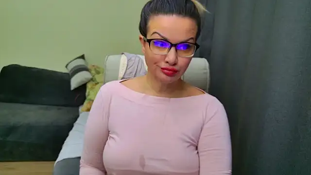 MishaMILF online show from 12/19/25, 07:37