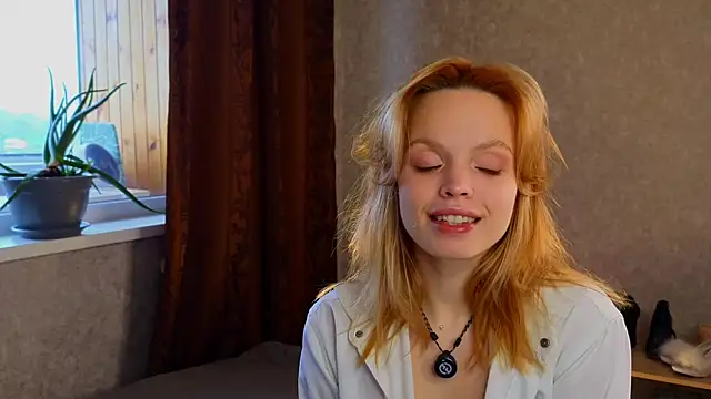 sinteas online show from 04/19/26, 11:09