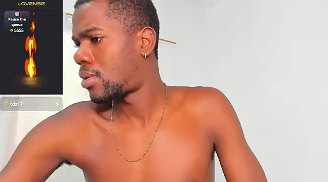 Snapshot of santi_brown chatting on 03/01/25, 10:10 santi brown online show from 03/01/25, 10:10