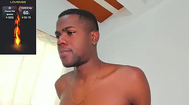 Snapshot of santi_brown chatting on 03/19/25, 07:27 santi brown online show from 03/19/25, 07:27