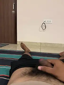 Snapshot of joe112222 chatting on 02/02/25, 02:24 joe112222 online show from 02/02/25, 02:24