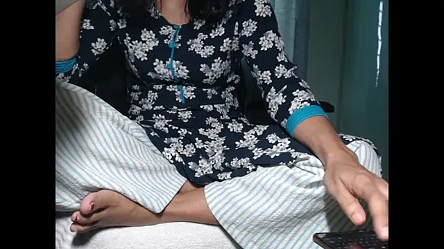 CuteRhea69 online show from 04/13/26, 11:16