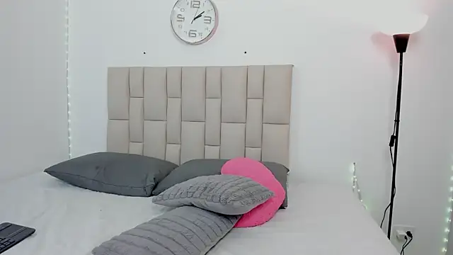Snapshot of Sofia_Blosom chatting on 04/18/26, 07:07 Sofia Blosom online show from 04/18/26, 07:07