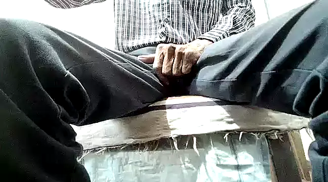 Snapshot of manan28 chatting on 12/21/24, 04:41 manan28 online show from 12/21/24, 04:41