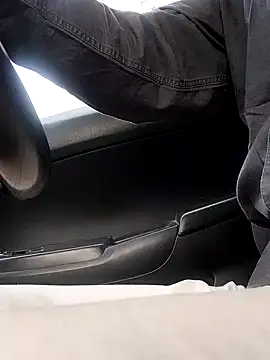 Snapshot of manan28 chatting on 12/26/24, 03:38 manan28 online show from 12/26/24, 03:38