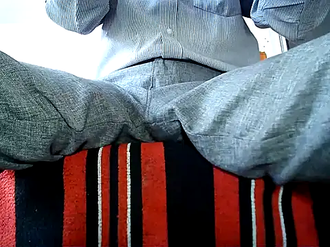 Snapshot of manan28 chatting on 09/25/25, 04:49 manan28 online show from 09/25/25, 04:49