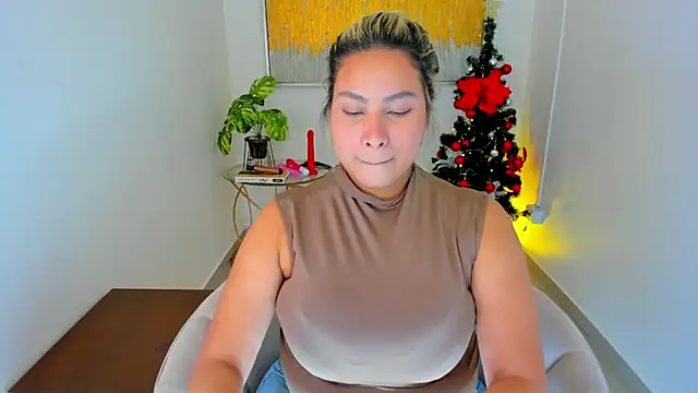 Snapshot of Carlota_peach chatting on 01/04/25, 07:34 Carlota peach online show from 01/04/25, 07:34