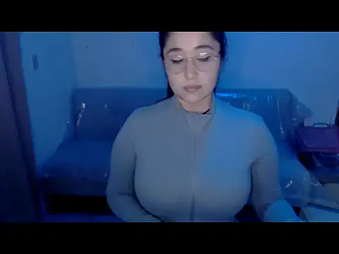 YummymeowW online show from 12/21/25, 01:46