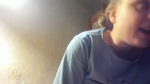 Snapshot of FrumCake chatting on 12/21/24, 12:42 FrumCake online show from 12/21/24, 12:42