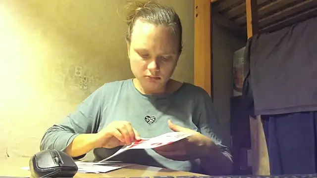 Snapshot of FrumCake chatting on 01/22/25, 01:20 FrumCake online show from 01/22/25, 01:20