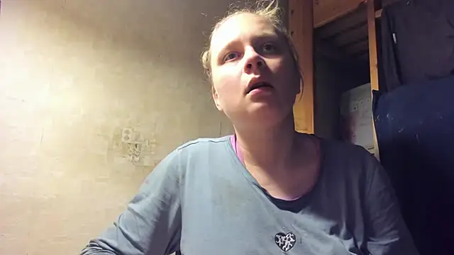 Snapshot of FrumCake chatting on 03/12/25, 09:45 FrumCake online show from 03/12/25, 09:45