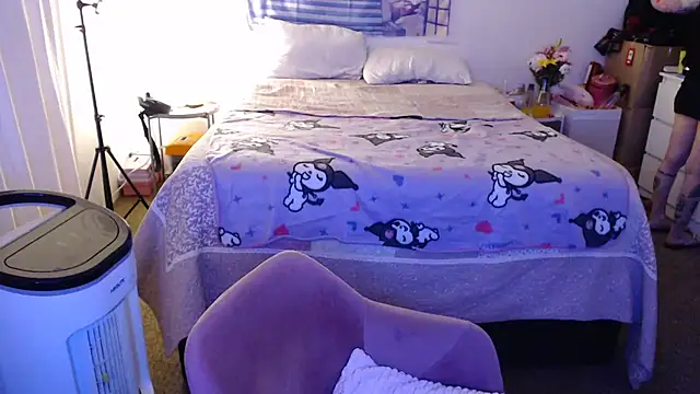 latinpetit online show from 11/13/25, 02:43