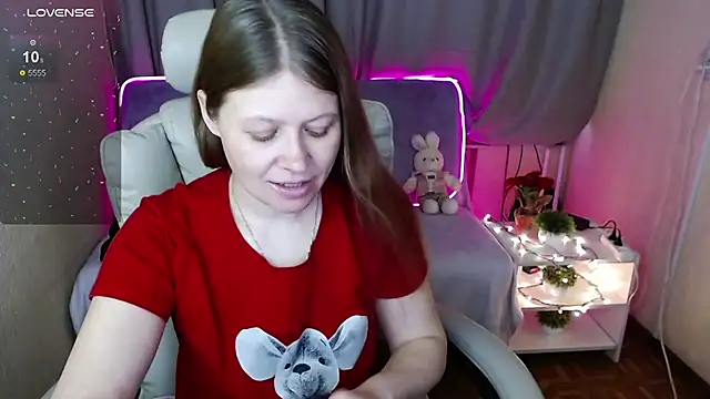 Snapshot of alekasamui chatting on 01/16/25, 05:00 alekasamui online show from 01/16/25, 05:00